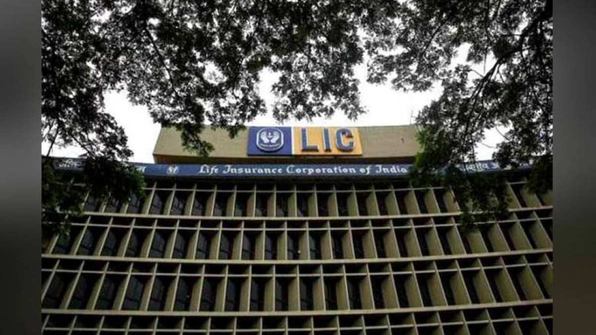 LIC's listing is crucial for the government to meet its lowered revenue estimates of divestment of Rs 78,000 crore for the current fiscal. LIC's listing is crucial for the government to meet its lowered revenue estimates of divestment of Rs 78,000 crore for the current fiscal.