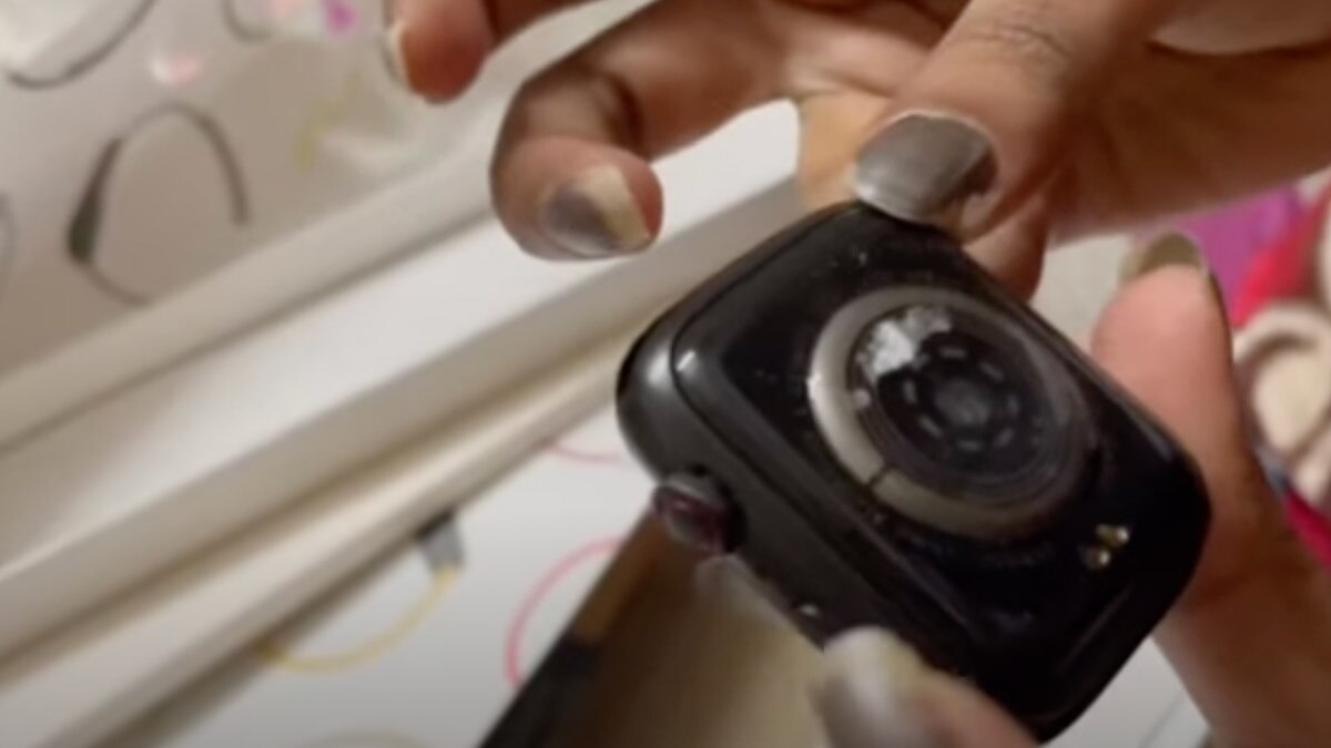 Buyer accuses Amazon of selling fake Apple Watch worth Rs 50,000