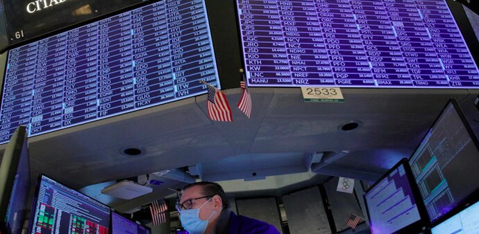 Five of the 11 major S&P sectors advanced, with consumer discretionary stocks leading morning gains. (Photo: Reuters) Five of the 11 major S&P sectors advanced, with consumer discretionary stocks leading morning gains. (Photo: Reuters)