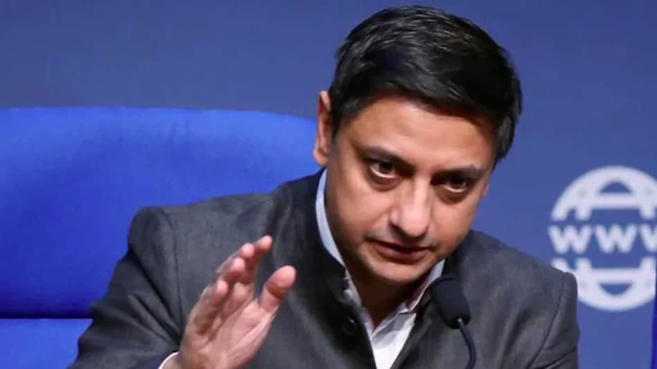 Sanyal had worked in financial markets since mid-nineties. Sanyal had worked in financial markets since mid-nineties.