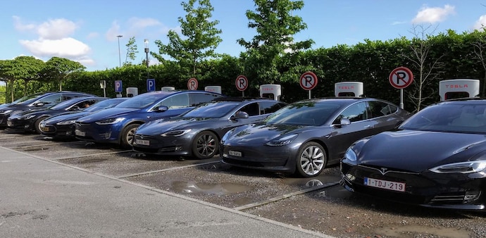 Tesla, on its website, says its Model 3 can travel 528 km (328 miles) on a single charge. Tesla, on its website, says its Model 3 can travel 528 km (328 miles) on a single charge.