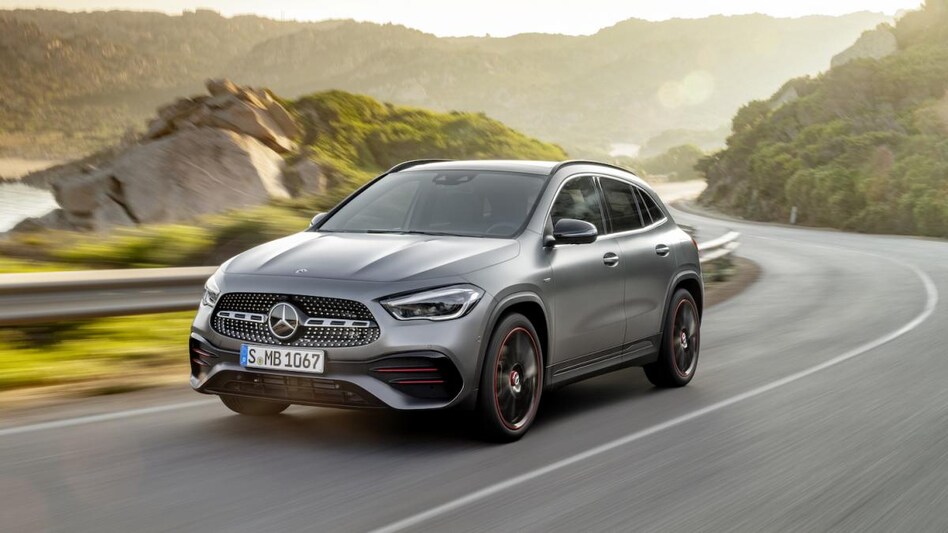 The GLA 200 petrol variant can clock three-figure numbers in 8.7 seconds, while the GLA 220d can hit 0-100 kmph in just 7.4 seconds. The GLA 200 petrol variant can clock three-figure numbers in 8.7 seconds, while the GLA 220d can hit 0-100 kmph in just 7.4 seconds.