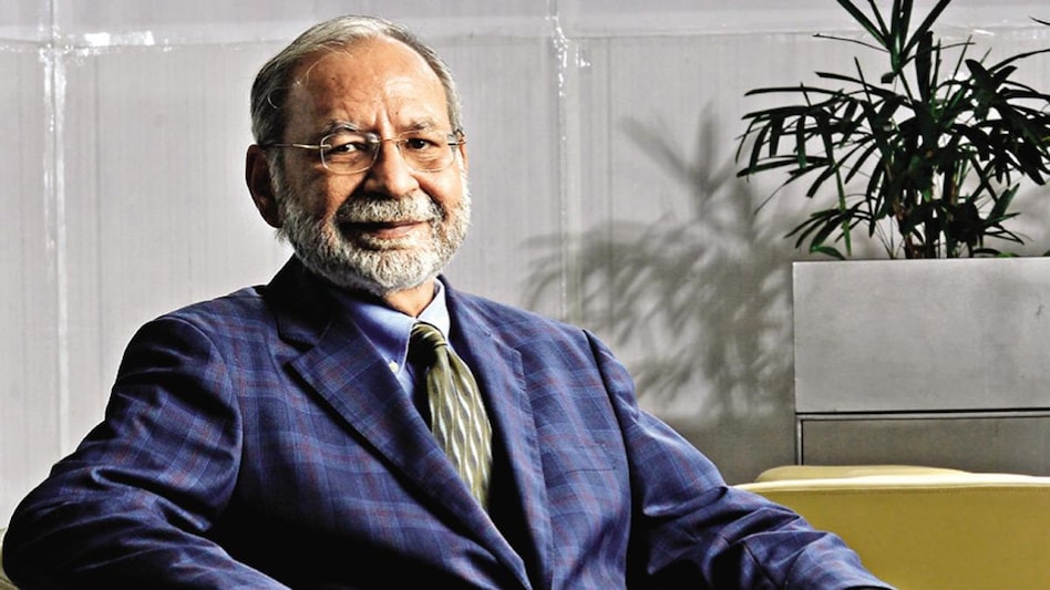 THE RIGHT MOVES: Shantanu Khosla, MD, CGCEL THE RIGHT MOVES: Shantanu Khosla, MD, CGCEL