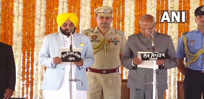 Bhagwant Mann sworn-in as the Chief Minister of Punjab, in Khatkar Kalan. (Photo: ANI) Bhagwant Mann sworn-in as the Chief Minister of Punjab, in Khatkar Kalan. (Photo: ANI)