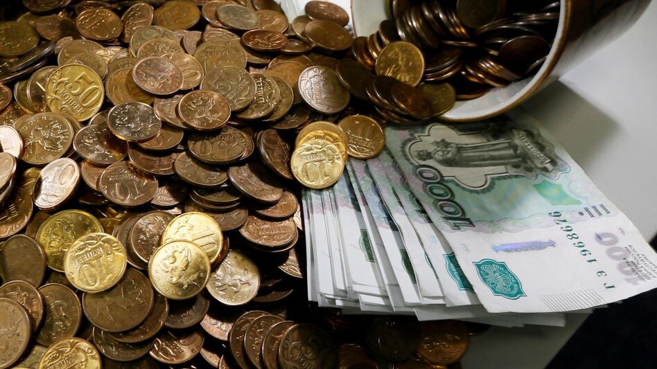 Rouble hits one-month high vs dollar, Russian stocks regain ground (Photo: Reuters) Rouble hits one-month high vs dollar, Russian stocks regain ground (Photo: Reuters)