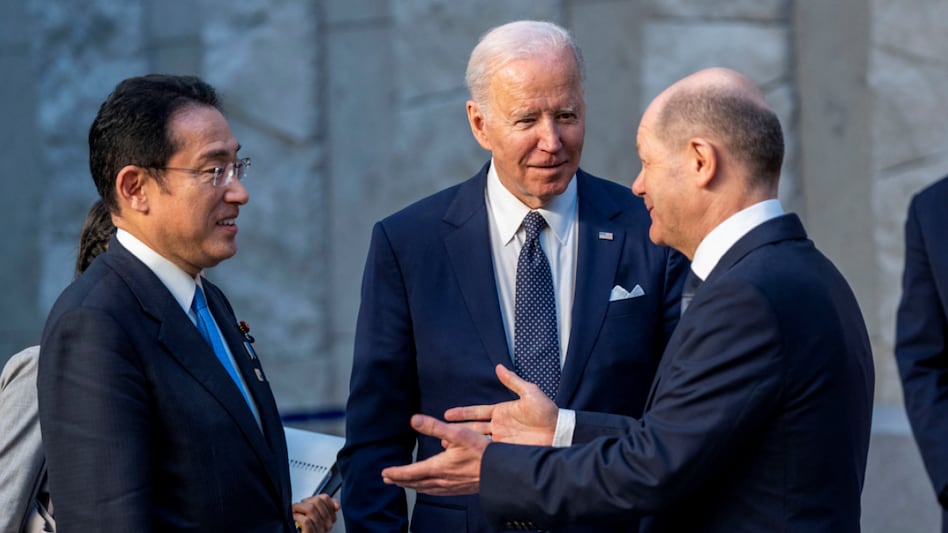 U.S. President Joe Biden talks with German Chancellor Olaf Scholz and Japanese Prime Minister Fumio Kishida during a family photo with G7 leaders at NATO Headquarters in Brussels, Belgium (Photo: Reuters) U.S. President Joe Biden talks with German Chancellor Olaf Scholz and Japanese Prime Minister Fumio Kishida during a family photo with G7 leaders at NATO Headquarters in Brussels, Belgium (Photo: Reuters)