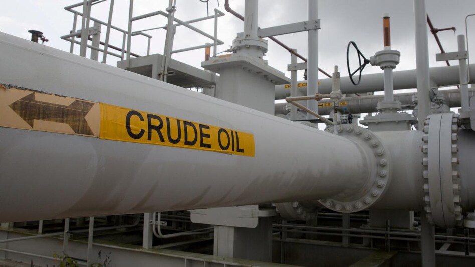 US crude price falls to $98.87 a barrel; sheds by $ 4.14 (Photo: Reuters) US crude price falls to $98.87 a barrel; sheds by $ 4.14 (Photo: Reuters)