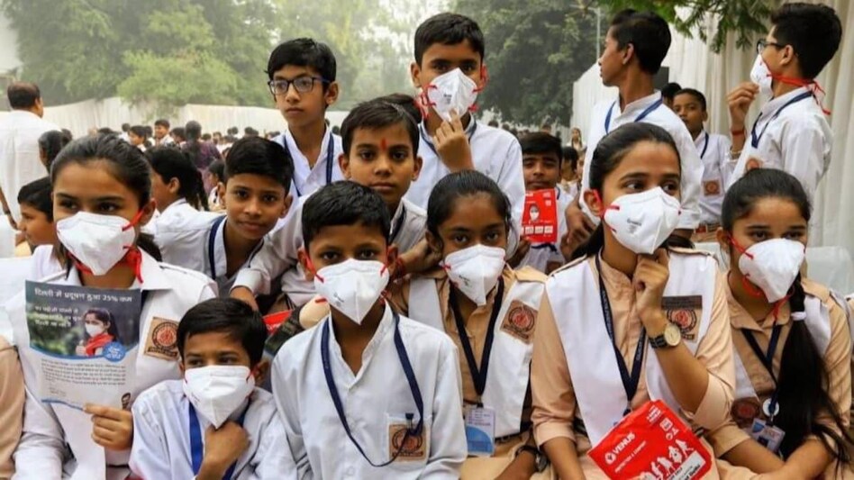 Punjab govt bars private schools from increasing fee Punjab govt bars private schools from increasing fee