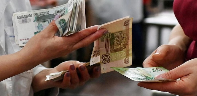 The Reserve Bank of India (RBI) alone can't decide the rouble -rupee exchange rate by themselves. The Reserve Bank of India (RBI) alone can't decide the rouble -rupee exchange rate by themselves.