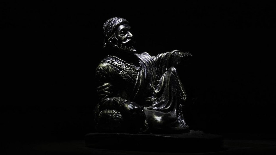 PM Modi unveils statue of Shivaji Maharaj in Pune Municipal Corporation premises PM Modi unveils statue of Shivaji Maharaj in Pune Municipal Corporation premises