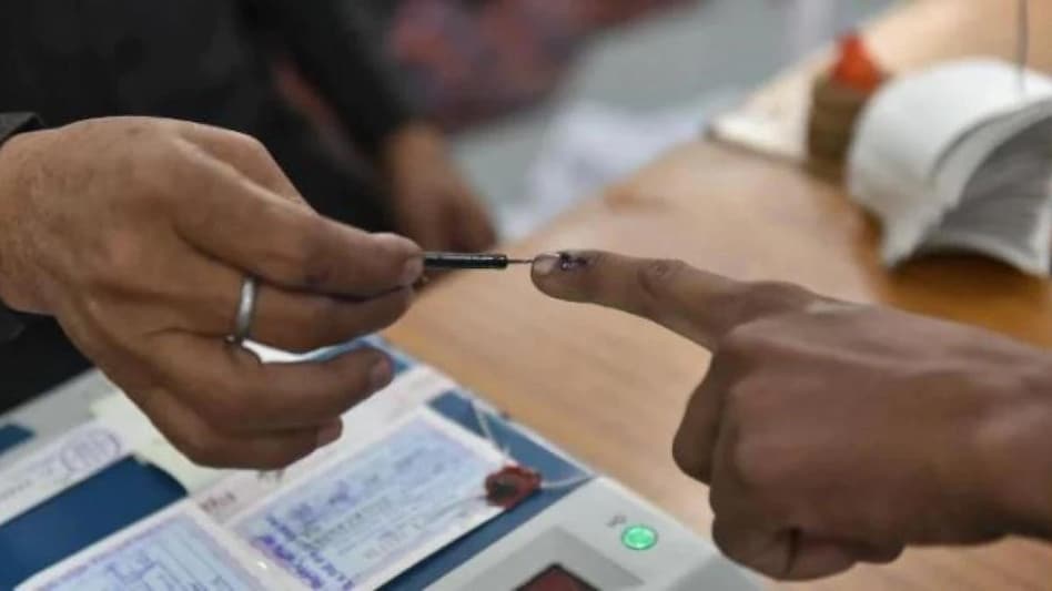 According to the Election Commission, the polling percentage in the seventh phase of the Assembly elections in 2017 was 59.56 per cent. According to the Election Commission, the polling percentage in the seventh phase of the Assembly elections in 2017 was 59.56 per cent.