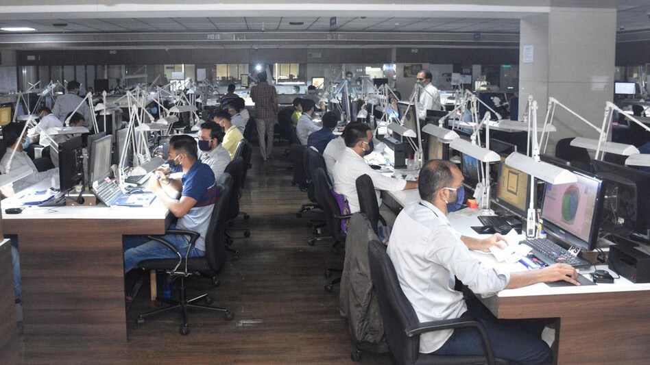 India's service sector PMI rises to 51.8, composite PMI to 53.5 in Feb India's service sector PMI rises to 51.8, composite PMI to 53.5 in Feb