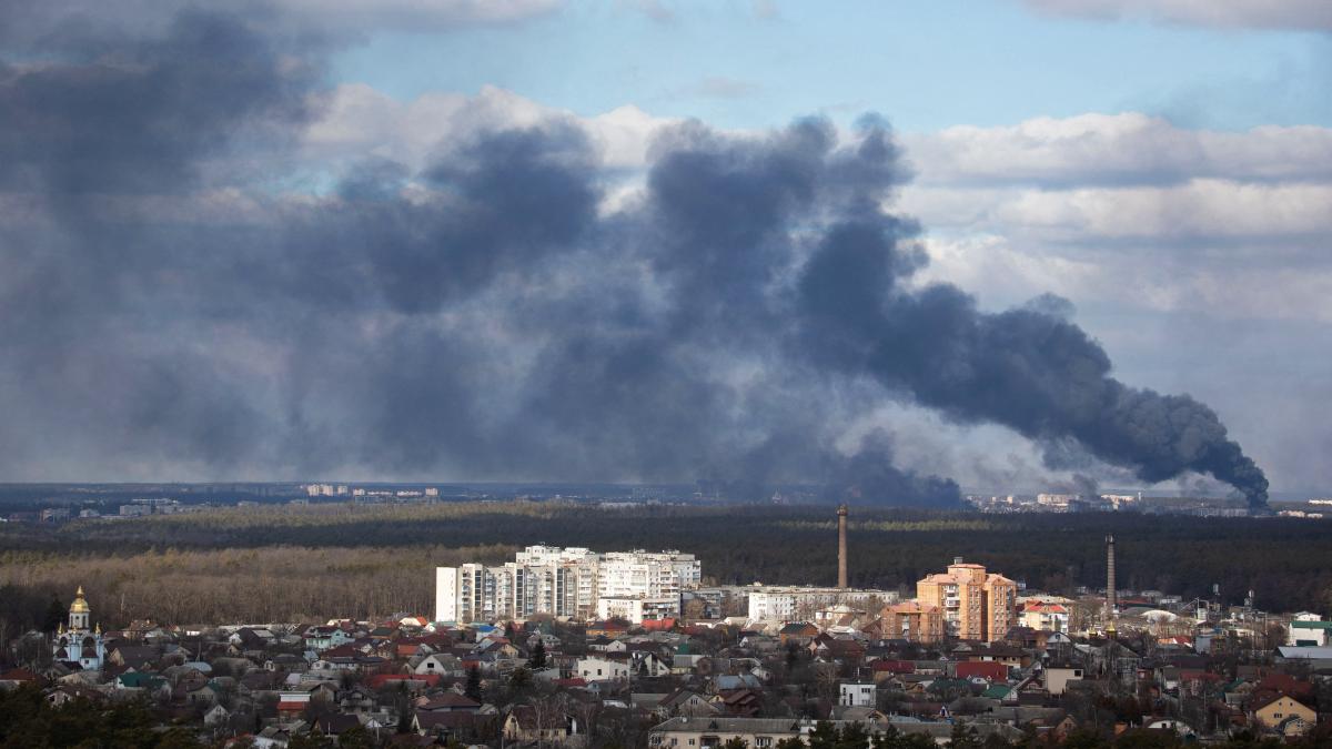 Russia invasion: Shells hit territory of Avdiivka coke plant, claims Ukraine steel company (Photo: Reuters) Russia invasion: Shells hit territory of Avdiivka coke plant, claims Ukraine steel company (Photo: Reuters)