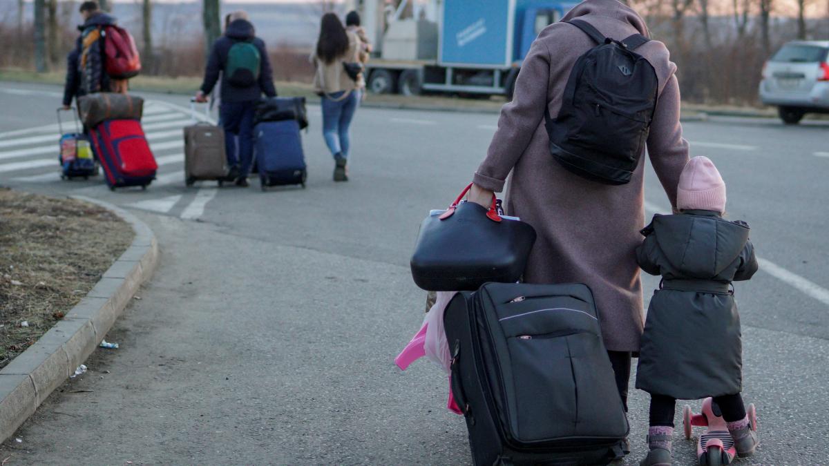 US to take in over 100,000 Ukrainians fleeing Russian invasion - Vimarsana News