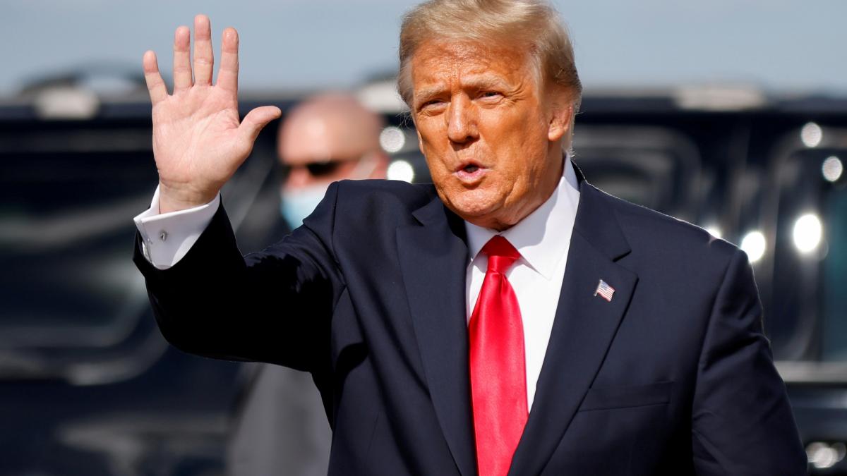 Donald Trump sues Hillary Clinton over Russia tie-up allegations