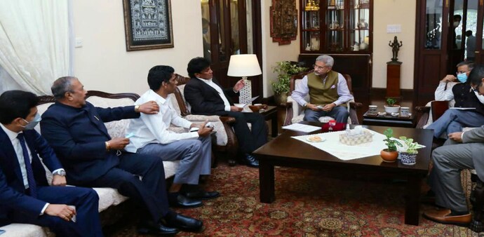 EAM Jaishankar with TPA delegation of Mano Ganeshan, Thigambaram, V Radhakrishnan, Uday Kumar. (Photo: Jaishankar Twitter handle) EAM Jaishankar with TPA delegation of Mano Ganeshan, Thigambaram, V Radhakrishnan, Uday Kumar. (Photo: Jaishankar Twitter handle)