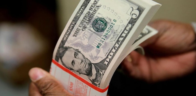 Dollar falls as hawkish US Fed delivers without an extra kick (Photo: Reuters) Dollar falls as hawkish US Fed delivers without an extra kick (Photo: Reuters)