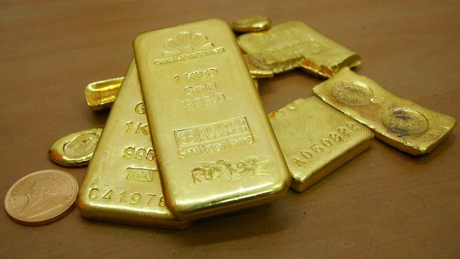 Gold prices flat as US Fed rate hikes, Russia-Ukraine talks dent appeal (Photo: Reuters) Gold prices flat as US Fed rate hikes, Russia-Ukraine talks dent appeal (Photo: Reuters)