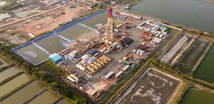 The rigs are built with full automation in order to reduce the down time on account of safety & maintenance. The rigs are built with full automation in order to reduce the down time on account of safety & maintenance.