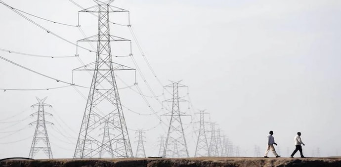Projects of capacity of 1000 MW and more and catering power to more than one state should be considered as a mega project. Projects of capacity of 1000 MW and more and catering power to more than one state should be considered as a mega project.