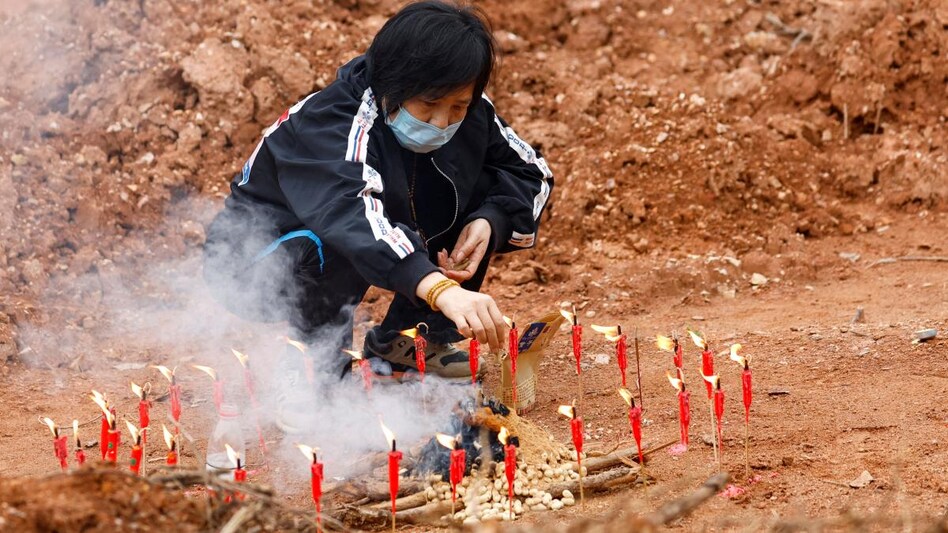 China plane crash: One of two black boxes found, says aviation regulator (Photo: Reuters) China plane crash: One of two black boxes found, says aviation regulator (Photo: Reuters)