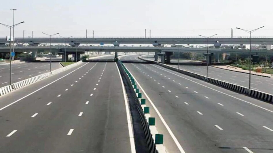 In 2019, Gadkari had inaugurated a three-lane underpass at Parade Road junction near Dhaula Kuan in Delhi to ease the traffic moving from Delhi to the airport and Gurugram. In 2019, Gadkari had inaugurated a three-lane underpass at Parade Road junction near Dhaula Kuan in Delhi to ease the traffic moving from Delhi to the airport and Gurugram.
