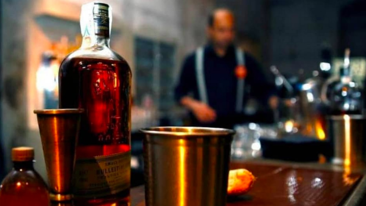 Delhi govt extends liquor licenses under new policy for 2 months