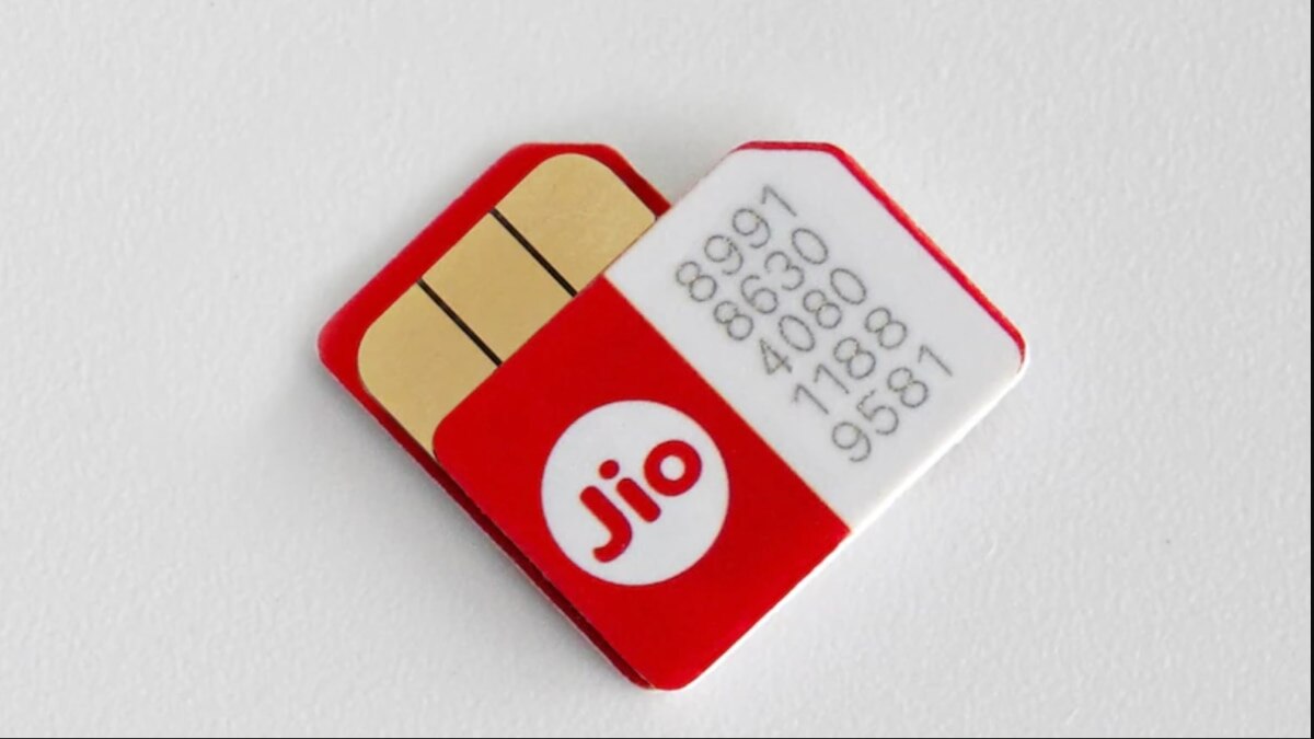 Reliance Jio prepaid plans offering unlimited voice calls, daily data benefits under Rs 400