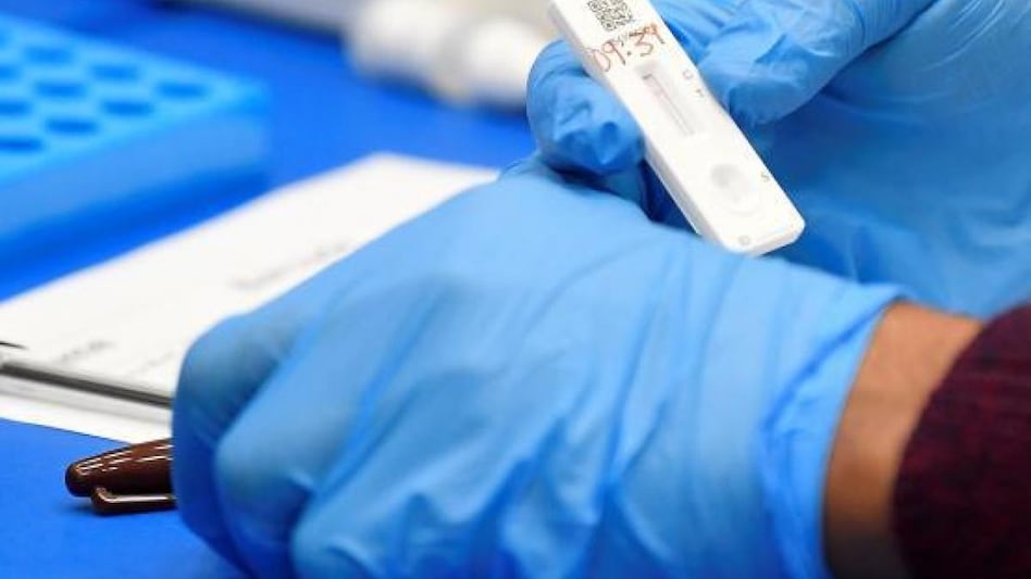 England's NHS offers 4th COVID-19 dose for those aged 75 and above England's NHS offers 4th COVID-19 dose for those aged 75 and above