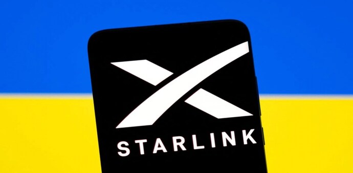 Starlink logo is seen on a smartphone in front of displayed Ukrainian flag in this illustration taken February 27, 2022 (Photo: Reuters/Illustration) Starlink logo is seen on a smartphone in front of displayed Ukrainian flag in this illustration taken February 27, 2022 (Photo: Reuters/Illustration)