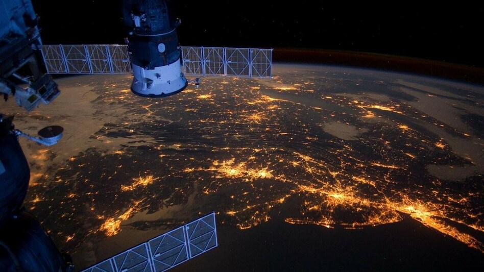 Wuhan to create $15.7 bn space industry by 2025; aims to be China's 'valley of satellites' - BusinessToday