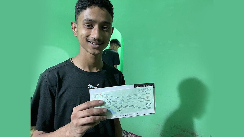 Pradeep Mehra, who works at McDonald’s in Noida Sector 16, became an internet sensation after a video of him running home from work at midnight became viral. Pradeep Mehra, who works at McDonald’s in Noida Sector 16, became an internet sensation after a video of him running home from work at midnight became viral.