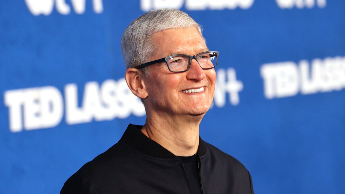 Apple CEO Tim Cook wrote a letter to employees regarding the ongoing Ukraine-Russia war Apple CEO Tim Cook wrote a letter to employees regarding the ongoing Ukraine-Russia war