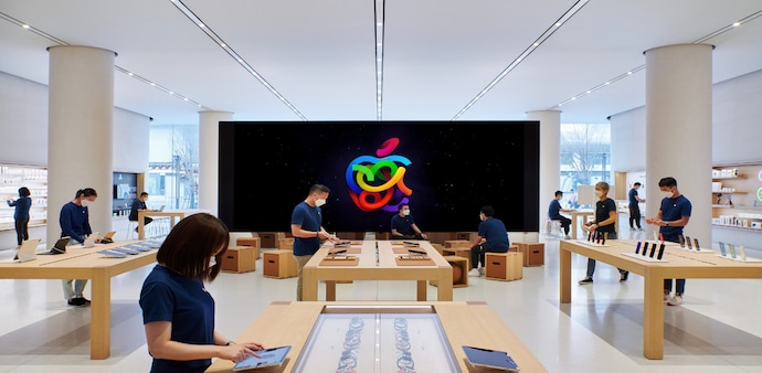 Apple is trying to curb the sale of stolen iPhones Apple is trying to curb the sale of stolen iPhones