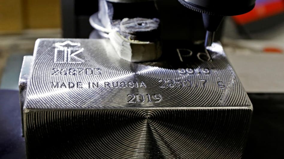 Palladium jumps as Russia sanctions threaten supply, gold firms (Photo: Reuters) Palladium jumps as Russia sanctions threaten supply, gold firms (Photo: Reuters)