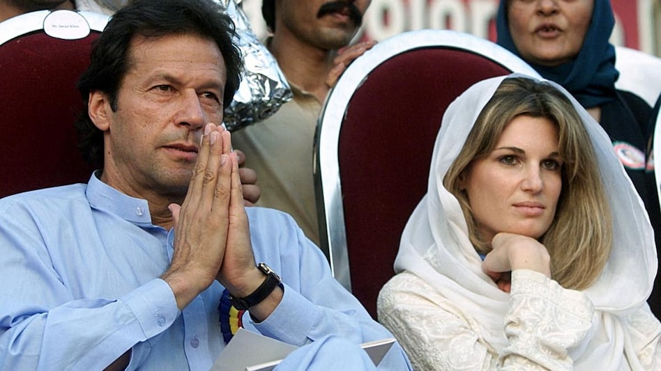 Fie photo: Pakistan's cricketer-turned-politician Imran Khan with wife Jemima in Islamabad. (Photo: Reuters) Fie photo: Pakistan's cricketer-turned-politician Imran Khan with wife Jemima in Islamabad. (Photo: Reuters)