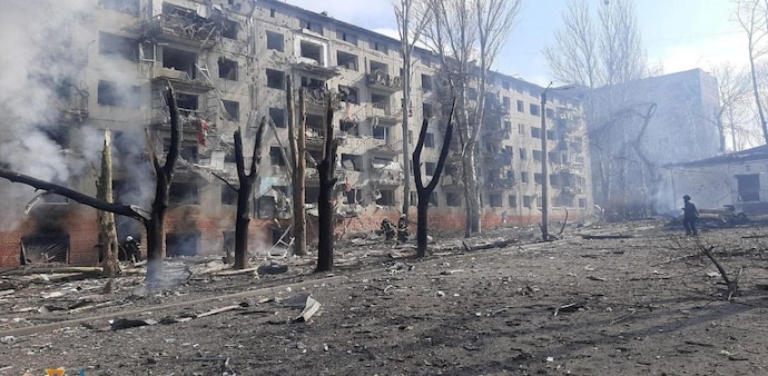 A view shows buildings damaged by shelling in Kramatorsk. (Photo: Reuters) A view shows buildings damaged by shelling in Kramatorsk. (Photo: Reuters)