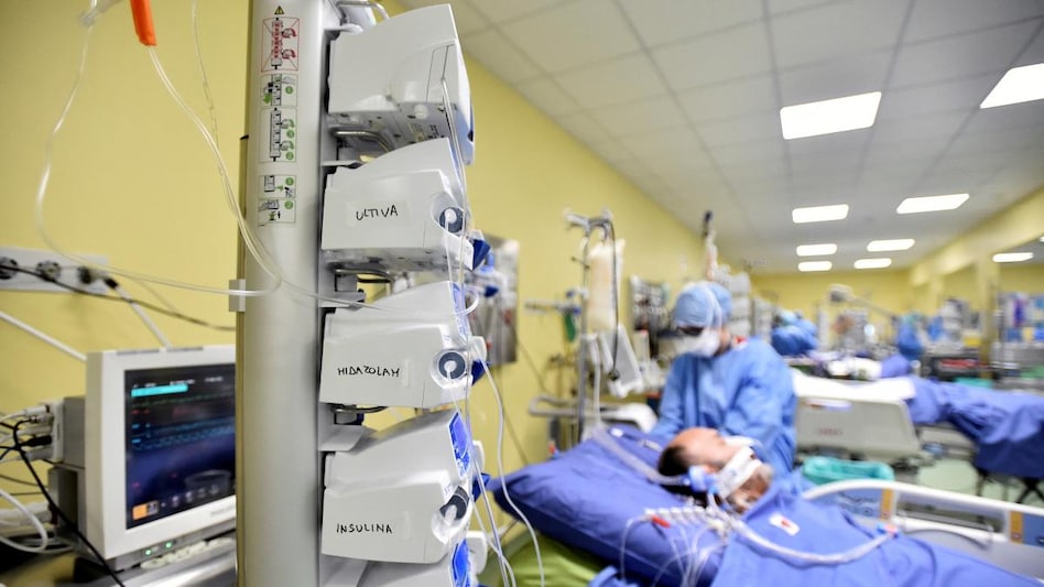 COVID-19 intensive care unit at the San Raffaele hospital in Milan. (Photo: Reuters) COVID-19 intensive care unit at the San Raffaele hospital in Milan. (Photo: Reuters)