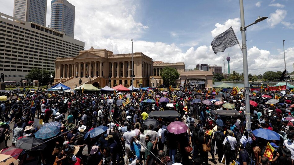 Protesters who have crowded the streets since March 31 hold President Gotabaya Rajapaksa and his family responsible for the crisis. Protesters who have crowded the streets since March 31 hold President Gotabaya Rajapaksa and his family responsible for the crisis.