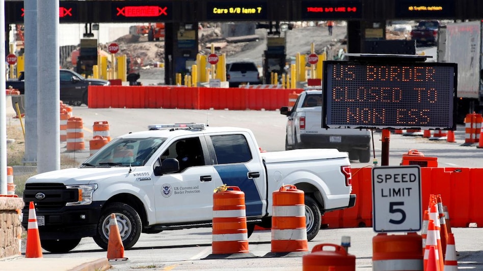 Britain, France, Canada and many other countries have dropped pre-departure testing requirements for fully vaccinated visitors.(Photo: Reuters) Britain, France, Canada and many other countries have dropped pre-departure testing requirements for fully vaccinated visitors.(Photo: Reuters)