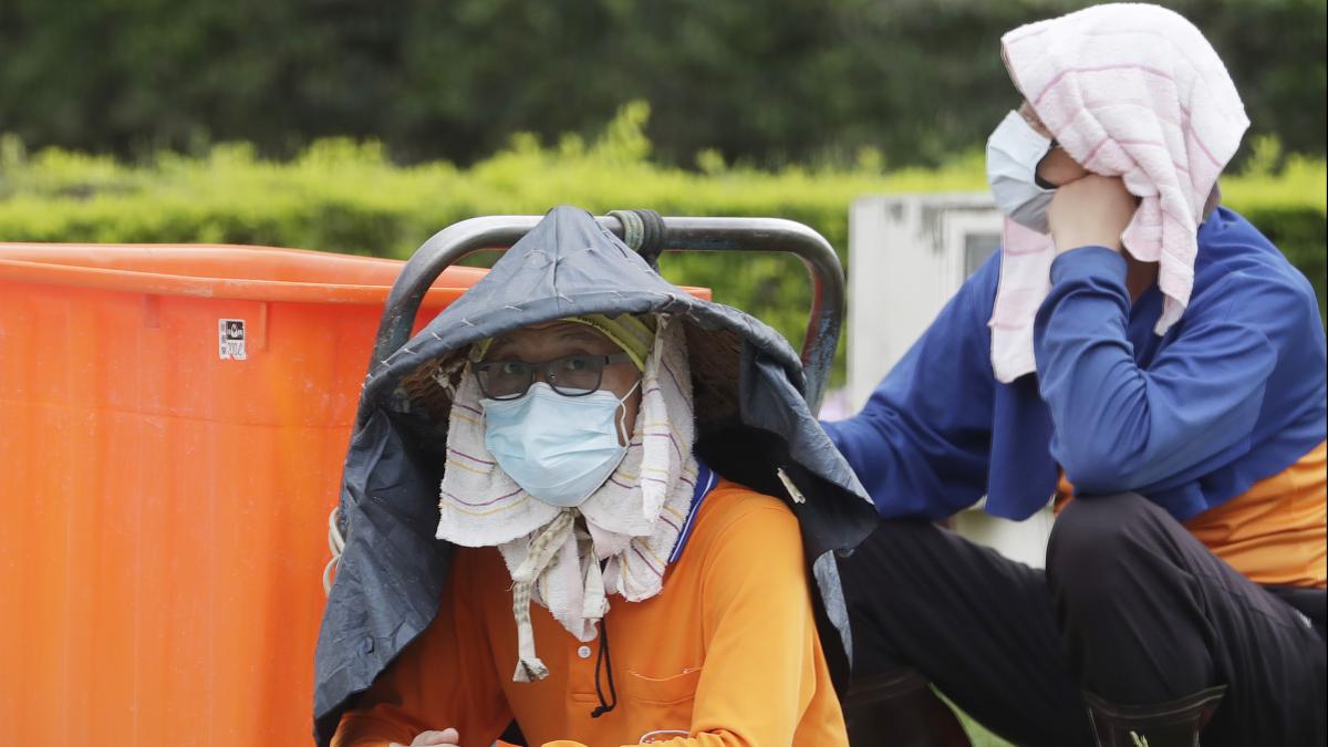 Taiwan sees 11,353 new COVID-19 cases in a day; its largest outbreak yet