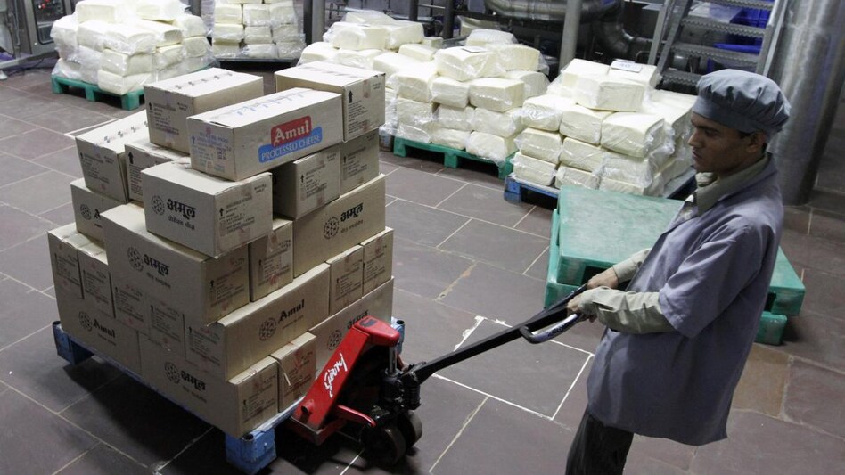 Amul dairy braces for sales disruption due to ban on straws (Photo: Reuters) Amul dairy braces for sales disruption due to ban on straws (Photo: Reuters)