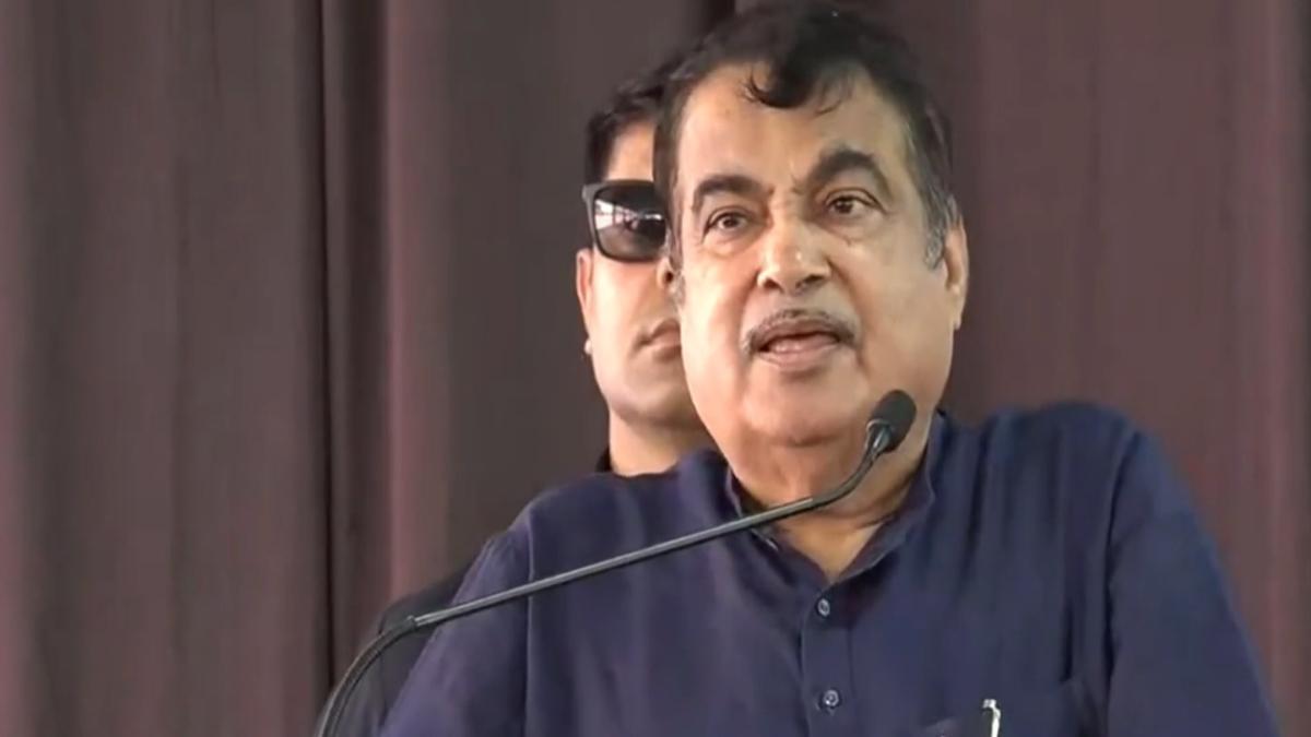 Gadkari announces expressway project worth Rs 10,000 cr between Aurangabad and Pune