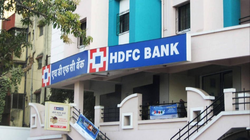 HDFC Bank, which is India's largest private sector bank, has a large base of over 6.8 crore customers. HDFC Bank, which is India's largest private sector bank, has a large base of over 6.8 crore customers.