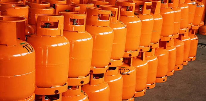Why LPG cylinder prices in India are close to that in Sri Lanka? Why LPG cylinder prices in India are close to that in Sri Lanka?