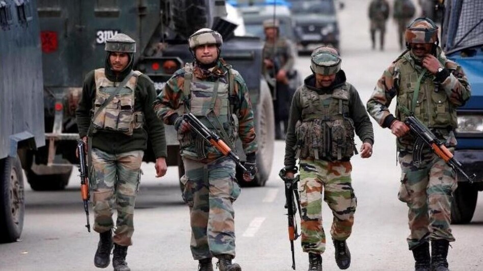 RPF head constable killed, another injured in militant attack in J-K's Pulwama RPF head constable killed, another injured in militant attack in J-K's Pulwama