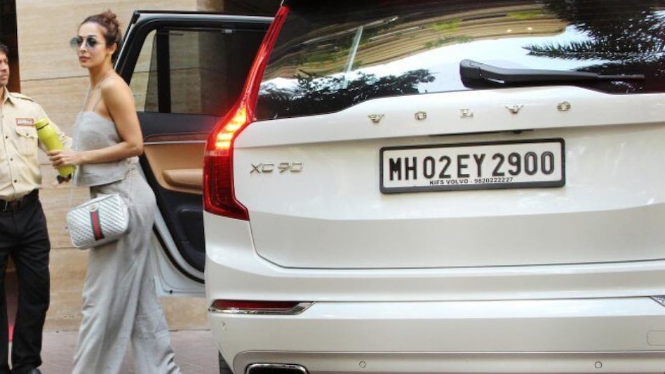 Malaika Arora sustained minor injuries after her car met with an accident. Malaika Arora sustained minor injuries after her car met with an accident.