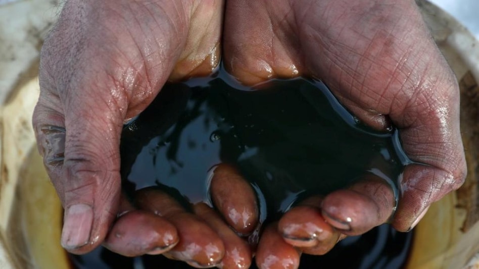 Sales of bitumen, used for making roads, were 11.6% lower, while fuel oil use advanced 14.4% in March. Sales of bitumen, used for making roads, were 11.6% lower, while fuel oil use advanced 14.4% in March.