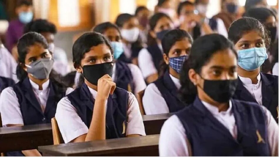 Experts have been warning against closure of schools yet again citing learning losses. (representational image) Experts have been warning against closure of schools yet again citing learning losses. (representational image)