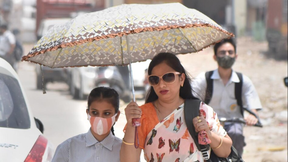 An 'orange' alert has been issued to caution people about a severe heatwave on Sunday. An 'orange' alert has been issued to caution people about a severe heatwave on Sunday.